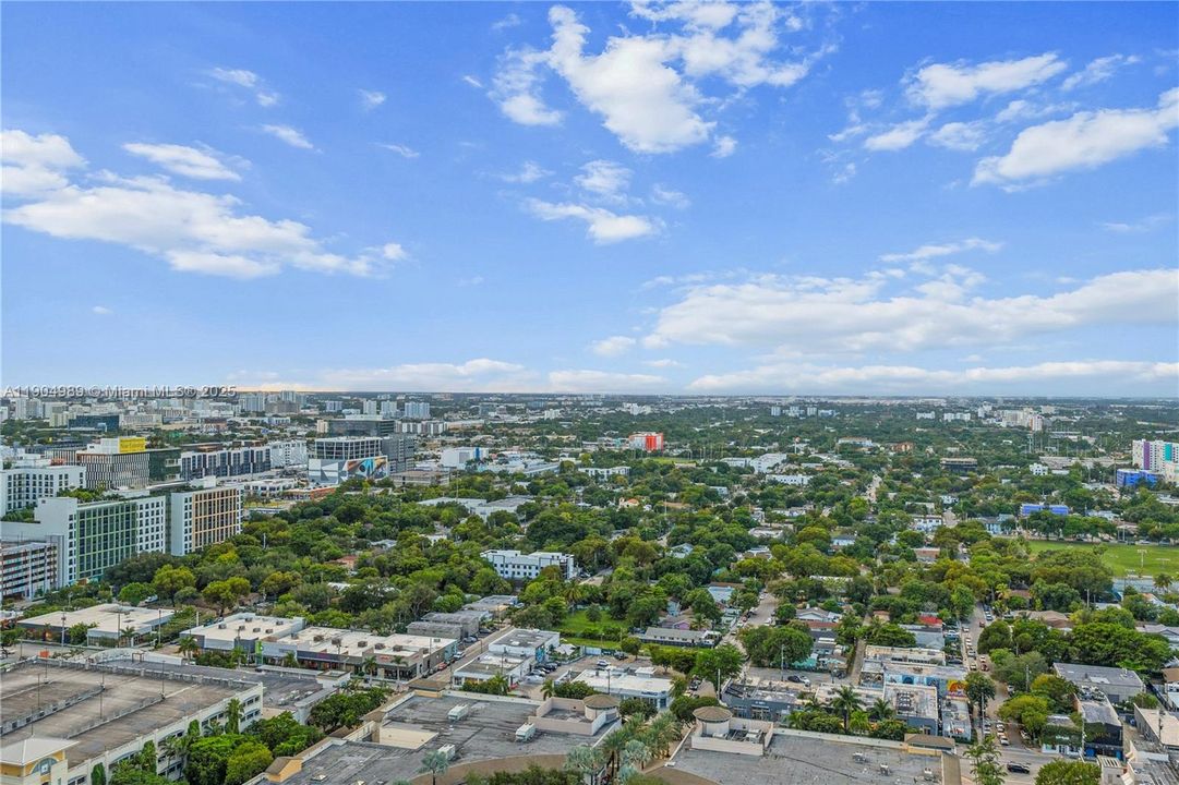 For Sale: $735,000 (2 beds, 2 baths, 1181 Square Feet)