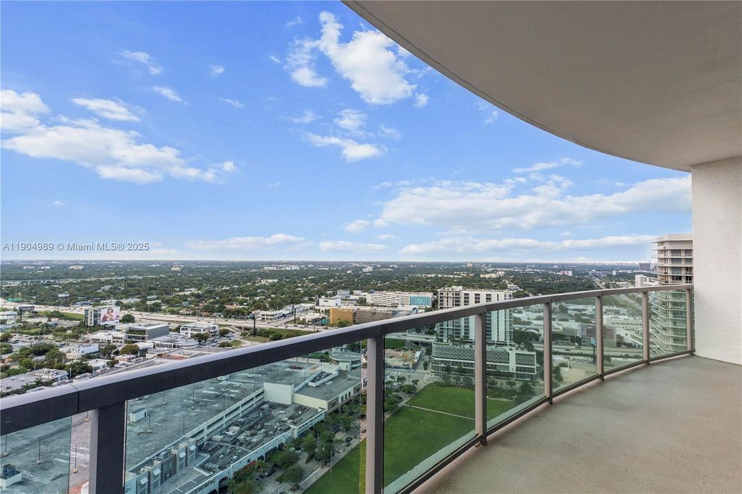 For Sale: $735,000 (2 beds, 2 baths, 1181 Square Feet)