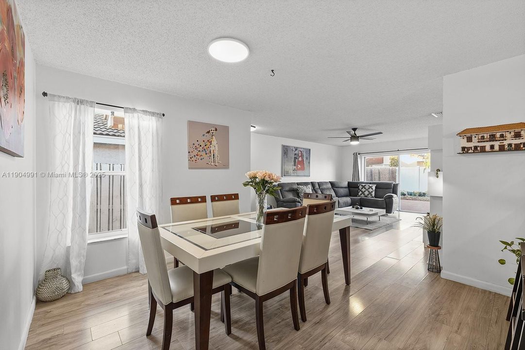 На продажу: $535,000 (3 спален, 2 ванн, 1221 Квадратных фут)