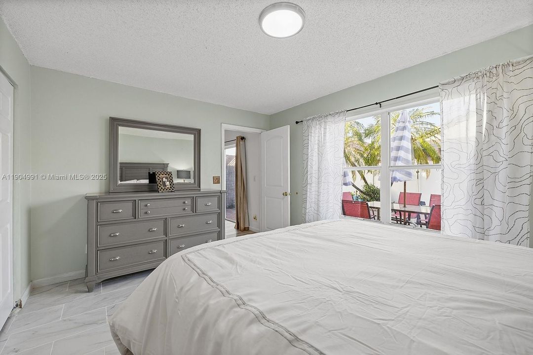 На продажу: $535,000 (3 спален, 2 ванн, 1221 Квадратных фут)