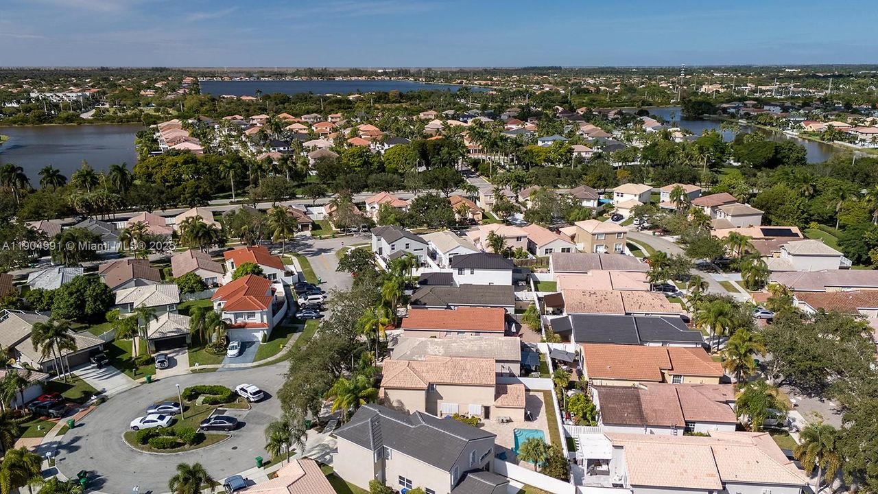 На продажу: $535,000 (3 спален, 2 ванн, 1221 Квадратных фут)