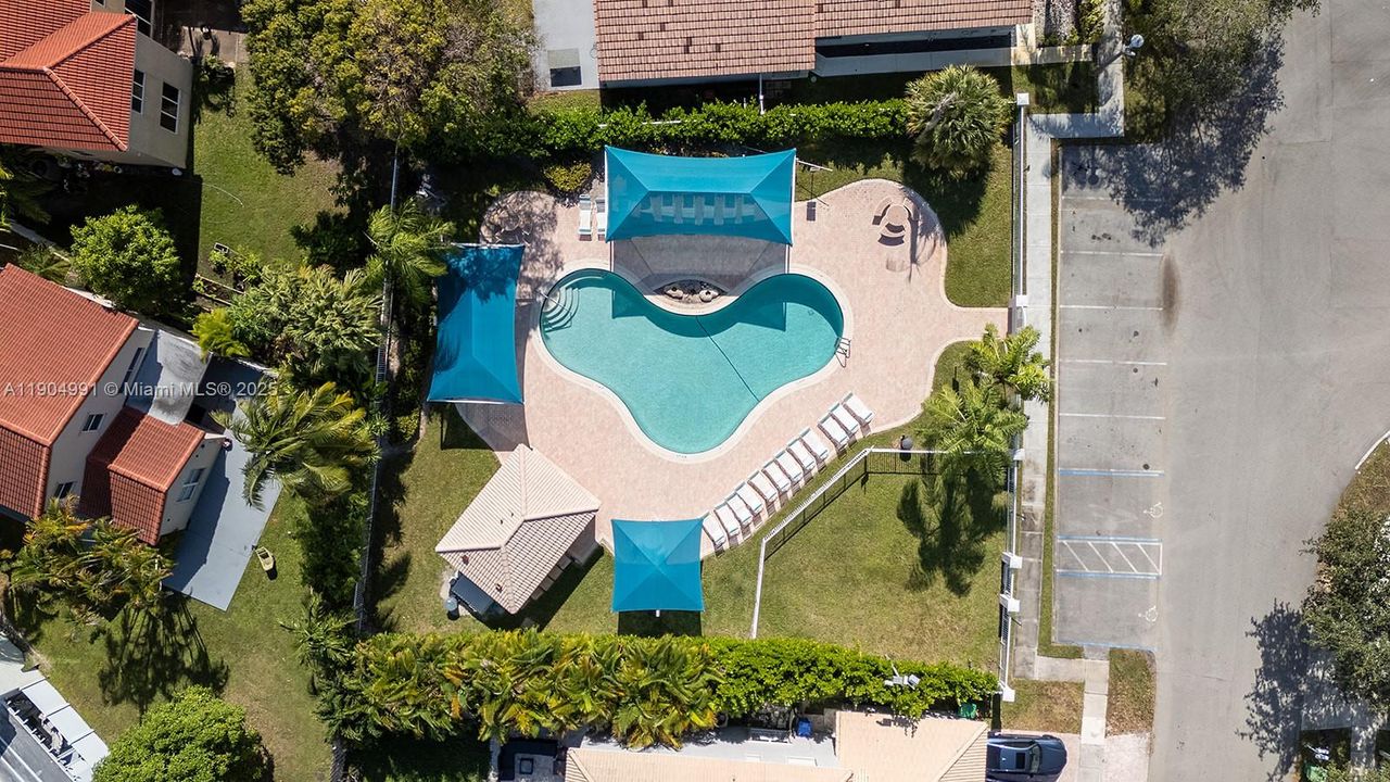 На продажу: $535,000 (3 спален, 2 ванн, 1221 Квадратных фут)