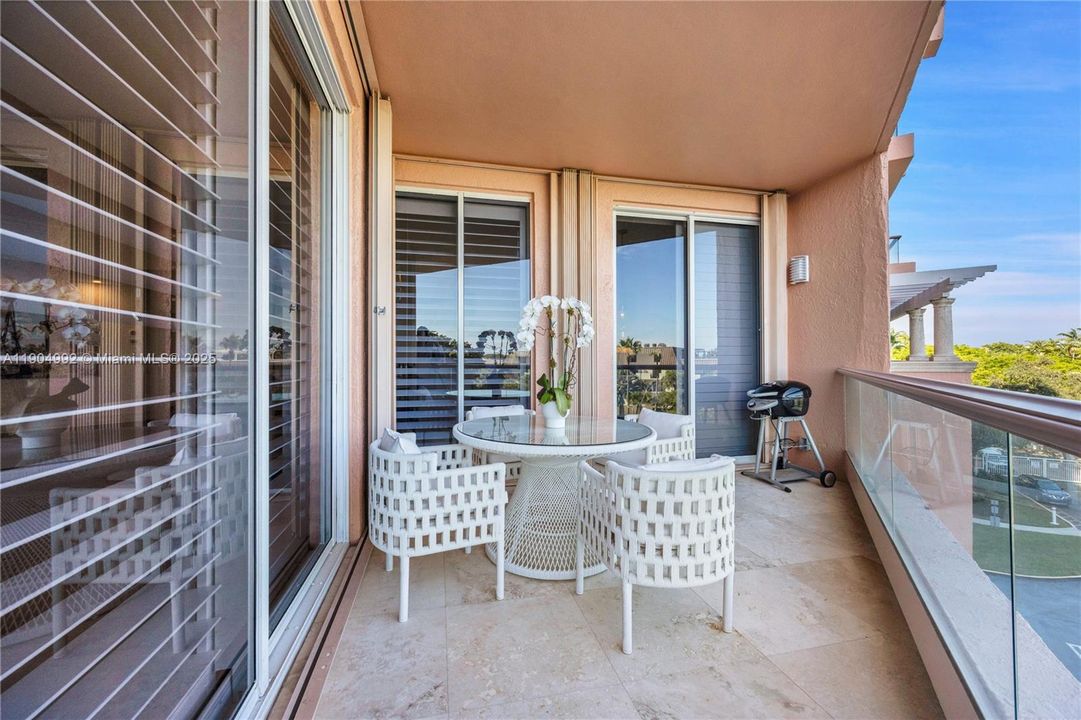 На продажу: $2,475,000 (3 спален, 3 ванн, 2950 Квадратных фут)