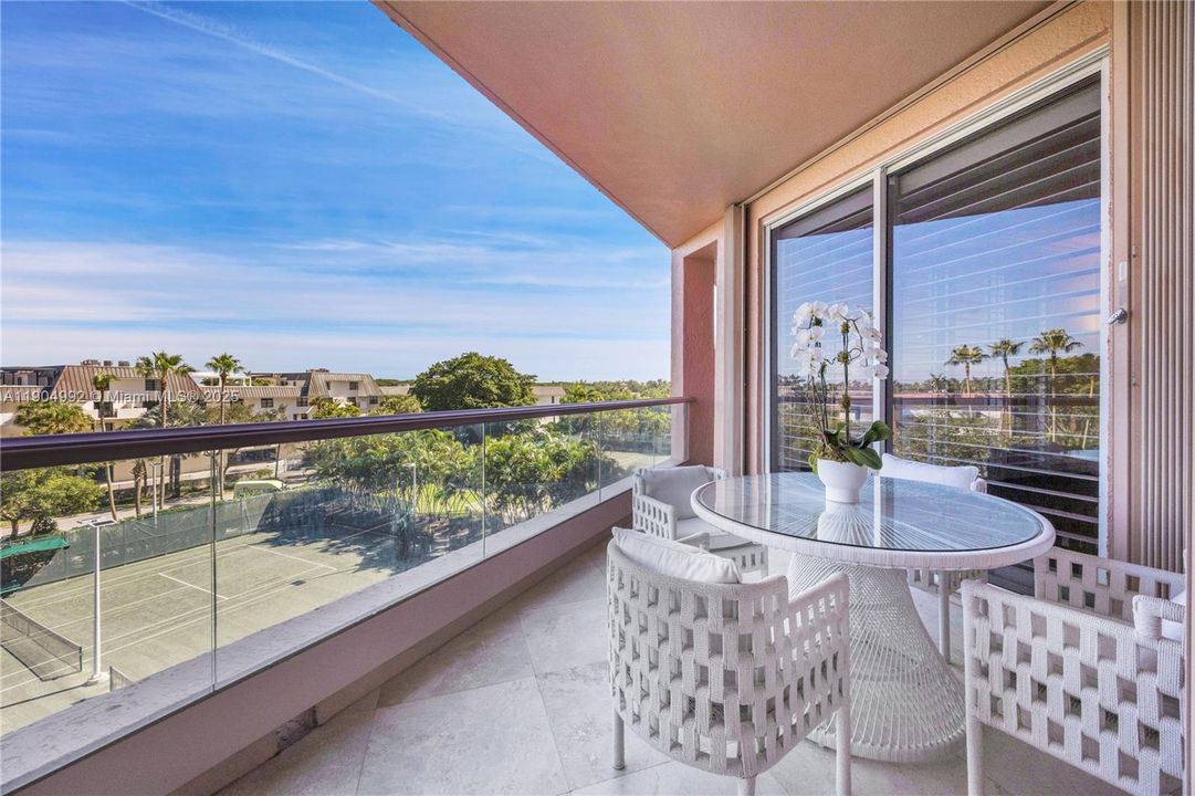 На продажу: $2,475,000 (3 спален, 3 ванн, 2950 Квадратных фут)