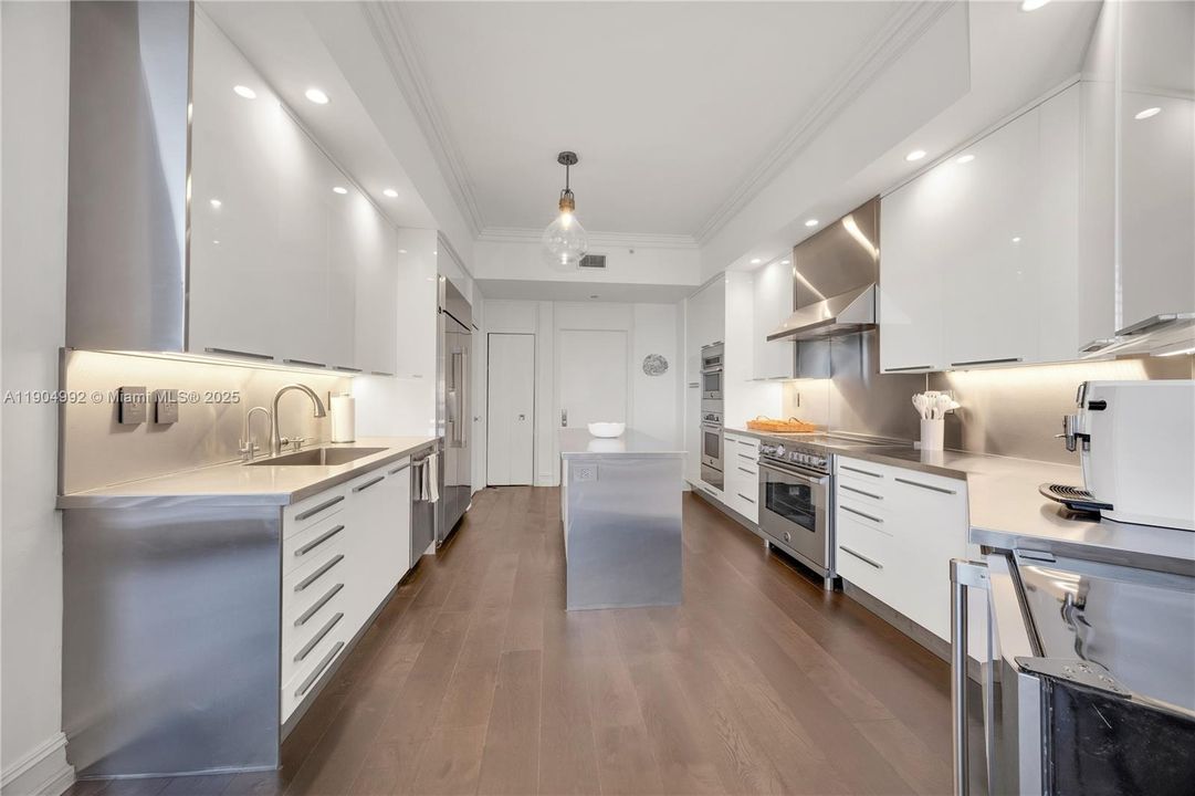 На продажу: $2,475,000 (3 спален, 3 ванн, 2950 Квадратных фут)