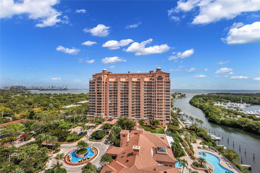 На продажу: $2,475,000 (3 спален, 3 ванн, 2950 Квадратных фут)