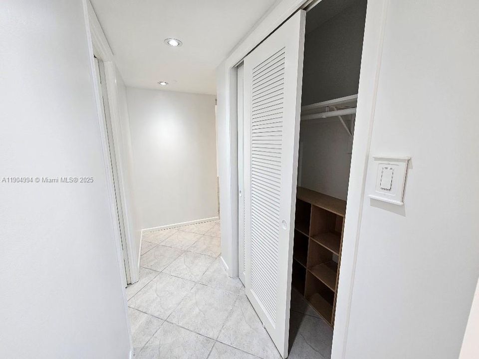 待售: $375,000 (2 贝兹, 2 浴室, 1605 平方英尺)