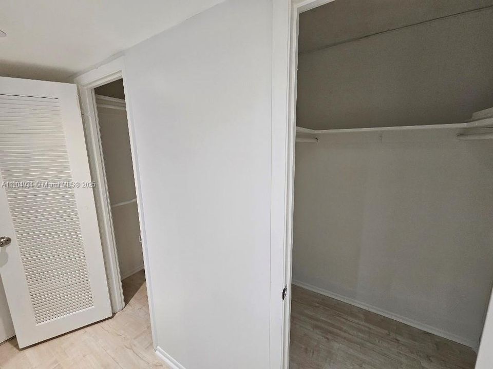 待售: $375,000 (2 贝兹, 2 浴室, 1605 平方英尺)