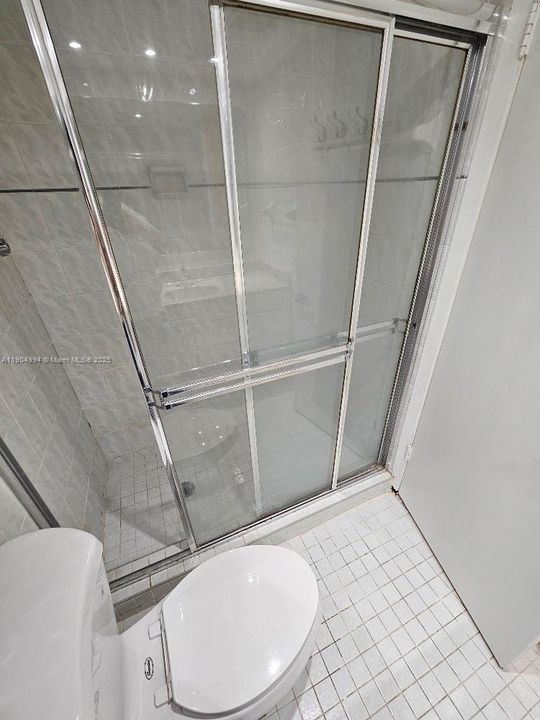 待售: $375,000 (2 贝兹, 2 浴室, 1605 平方英尺)