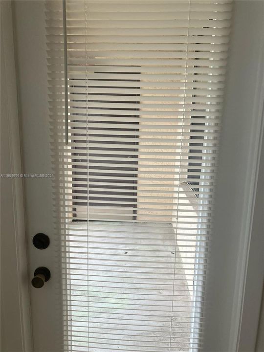 出租: $1,600 (1 贝兹, 1 浴室, 600 平方英尺)