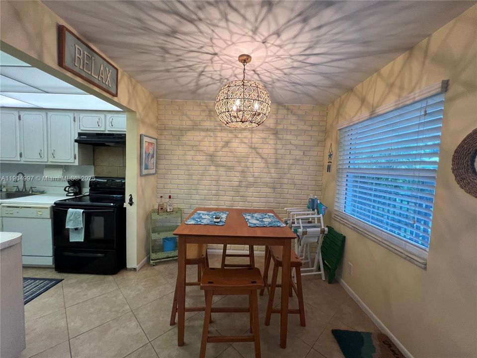 出租: $2,100 (1 贝兹, 1 浴室, 608 平方英尺)