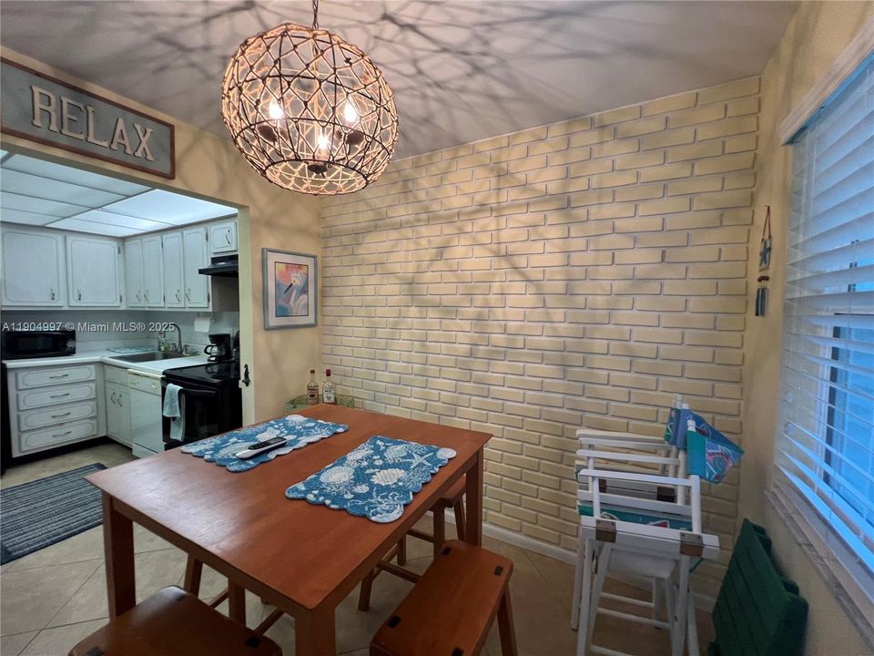 出租: $2,100 (1 贝兹, 1 浴室, 608 平方英尺)