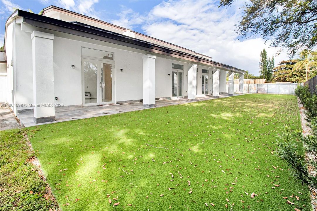 For Sale: $3,750,000 (4 beds, 4 baths, 5471 Square Feet)