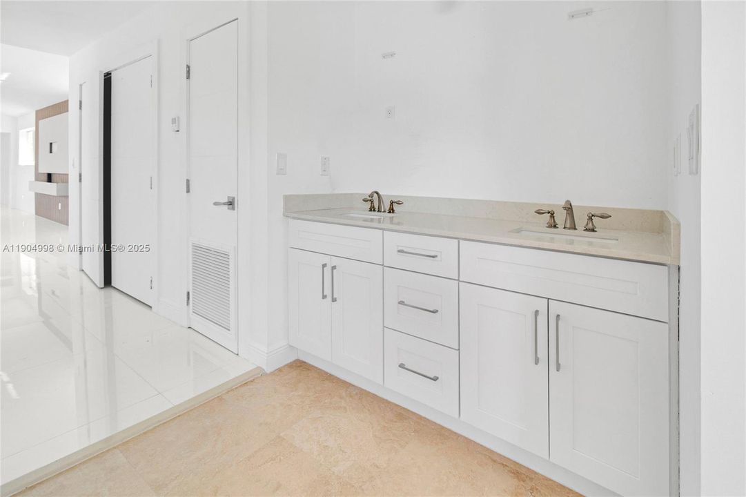 For Sale: $3,750,000 (4 beds, 4 baths, 5471 Square Feet)