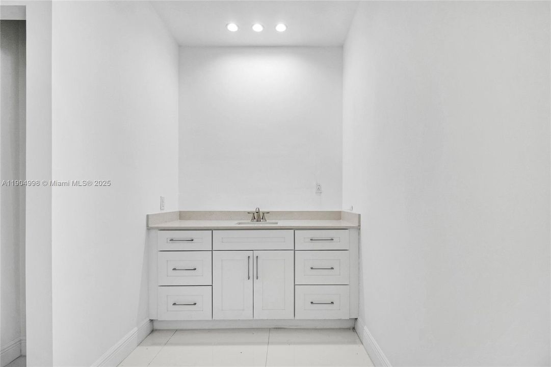 For Sale: $3,750,000 (4 beds, 4 baths, 5471 Square Feet)