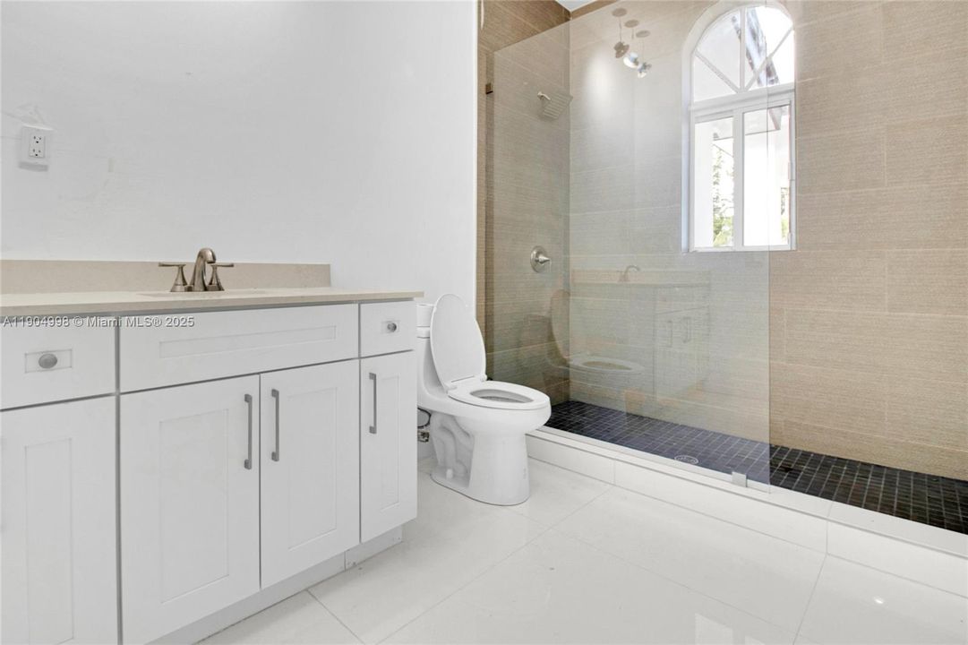 For Sale: $3,750,000 (4 beds, 4 baths, 5471 Square Feet)