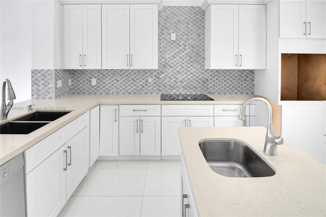 For Sale: $3,750,000 (4 beds, 4 baths, 5471 Square Feet)