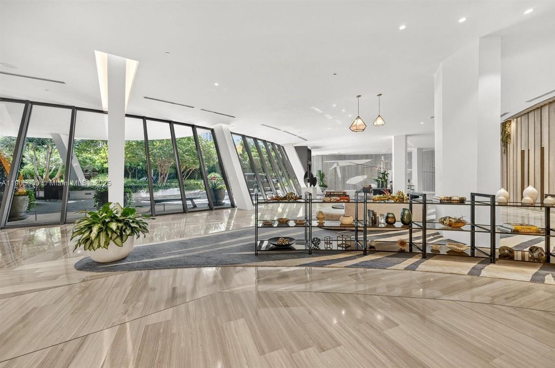 En Renta: $28,500 (3 camas, 3 baños, 2532 Pies cuadrados)