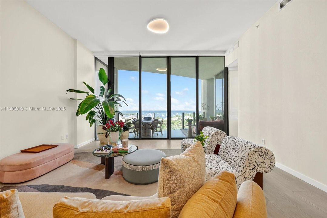 En Renta: $28,500 (3 camas, 3 baños, 2532 Pies cuadrados)