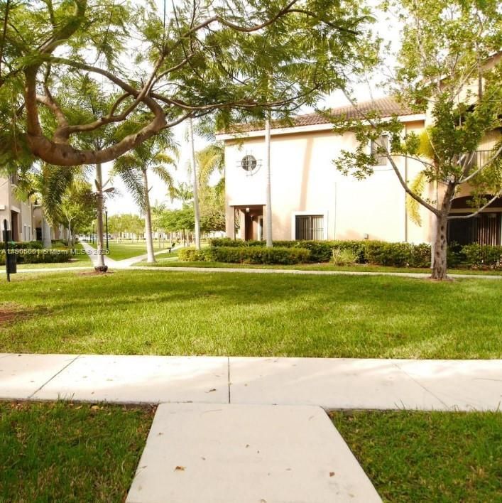 En Renta: $2,200 (3 camas, 2 baños, 1515 Pies cuadrados)