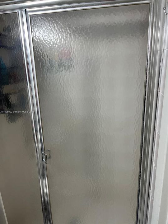 For Rent: $1,800 (1 beds, 1 baths, 2265 Square Feet)