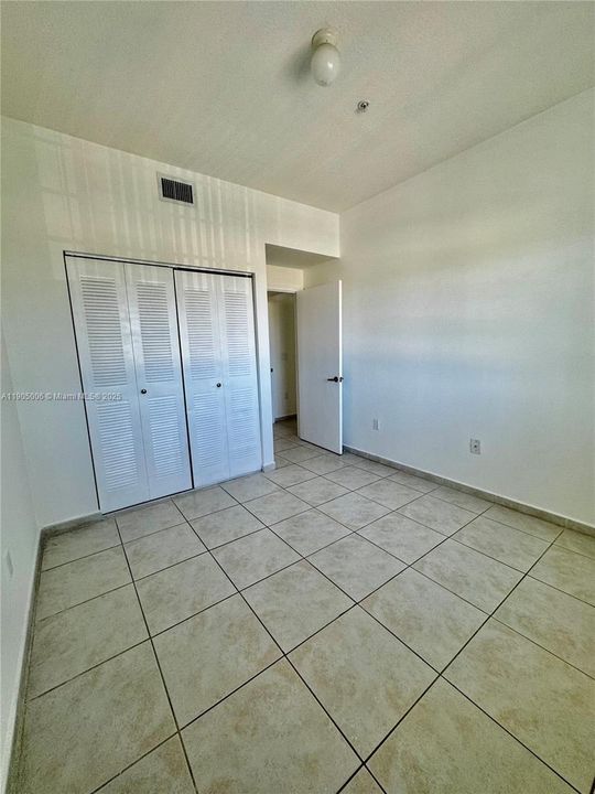For Rent: $2,300 (2 beds, 2 baths, 910 Square Feet)