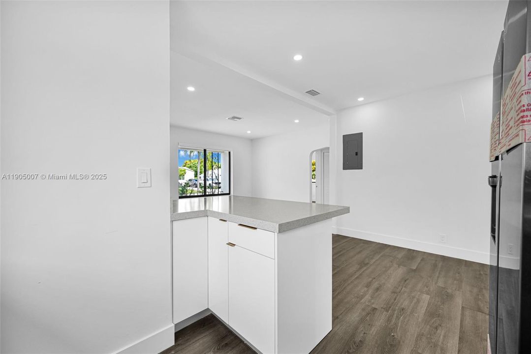 For Sale: $699,999 (0 beds, 0 baths, 1719 Square Feet)