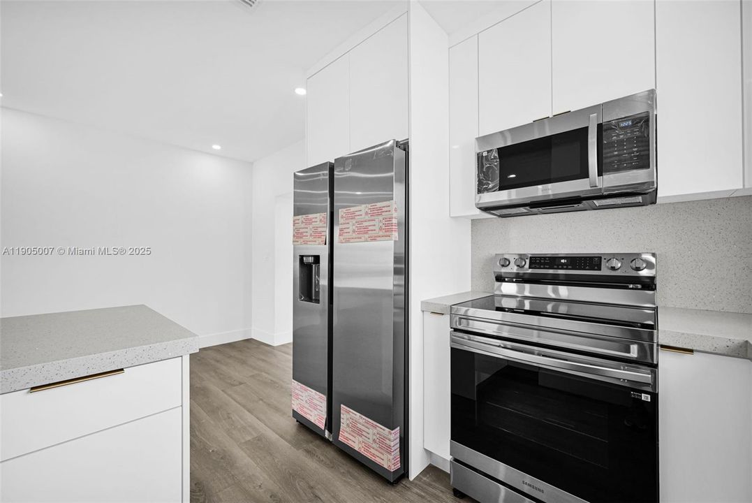 For Sale: $699,999 (0 beds, 0 baths, 1719 Square Feet)