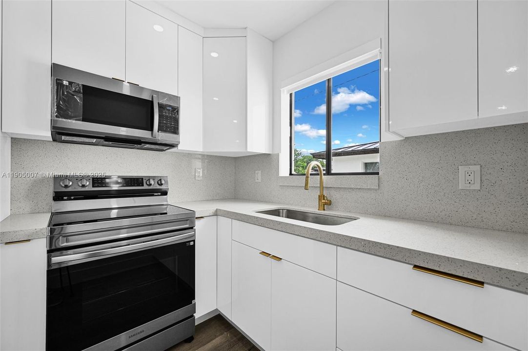 For Sale: $699,999 (0 beds, 0 baths, 1719 Square Feet)