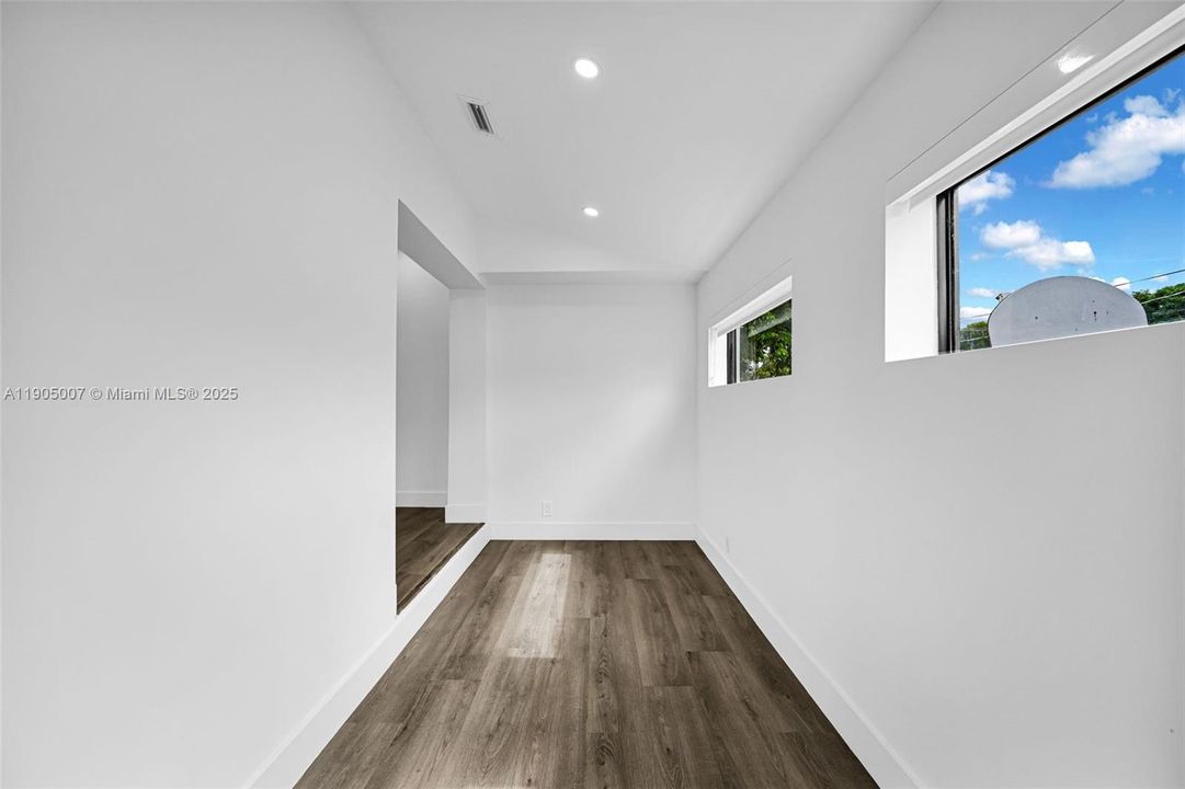 For Sale: $699,999 (0 beds, 0 baths, 1719 Square Feet)