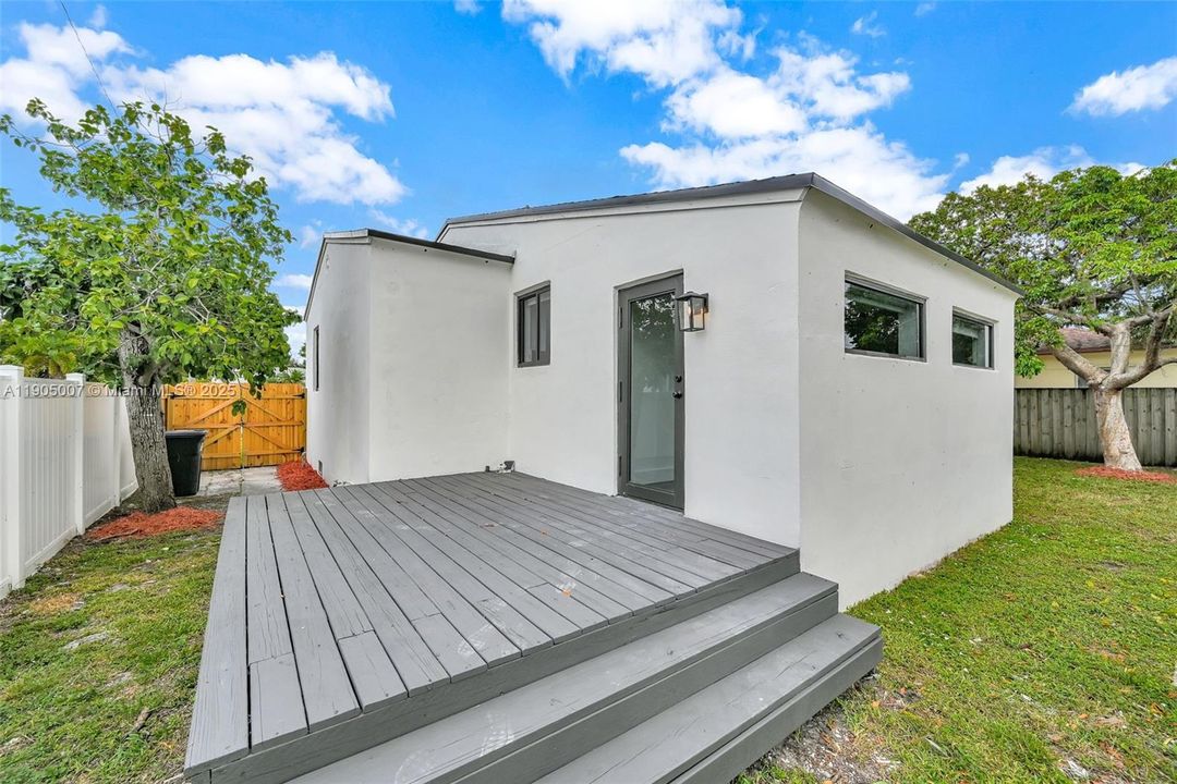 For Sale: $699,999 (0 beds, 0 baths, 1719 Square Feet)