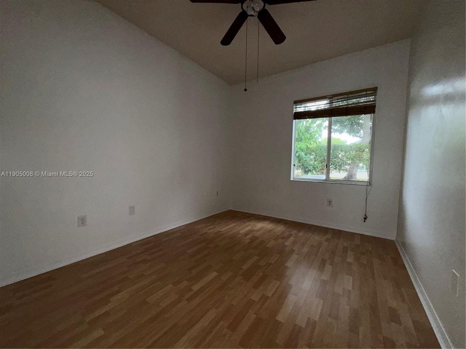 For Sale: $450,000 (3 beds, 2 baths, 1750 Square Feet)