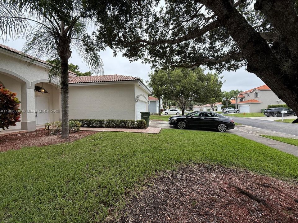 For Sale: $450,000 (3 beds, 2 baths, 1750 Square Feet)