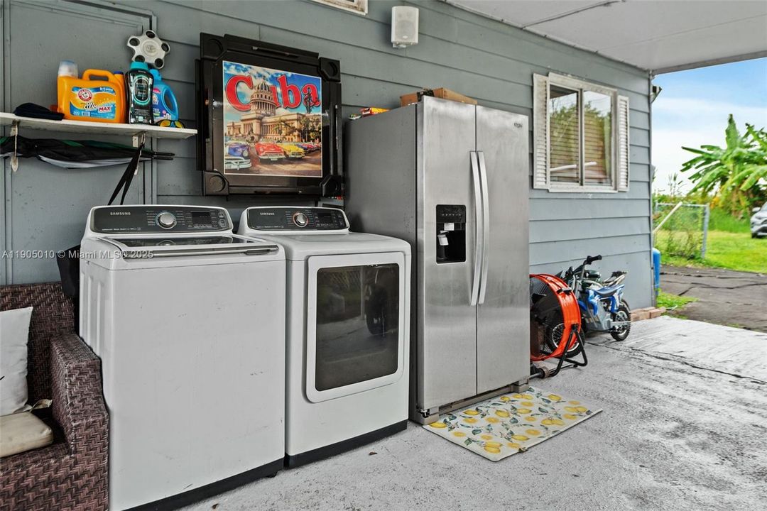 待售: $290,000 (3 贝兹, 2 浴室, 1056 平方英尺)