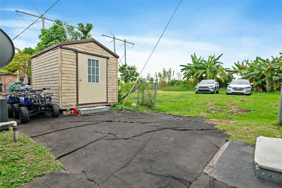 待售: $290,000 (3 贝兹, 2 浴室, 1056 平方英尺)