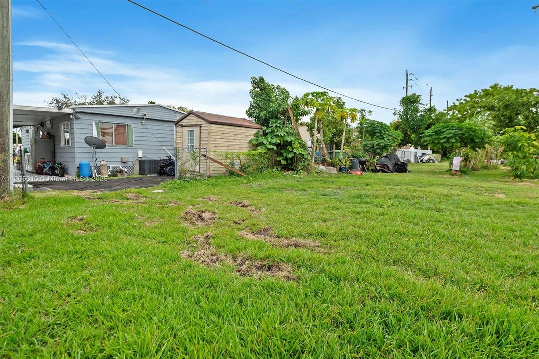 待售: $290,000 (3 贝兹, 2 浴室, 1056 平方英尺)