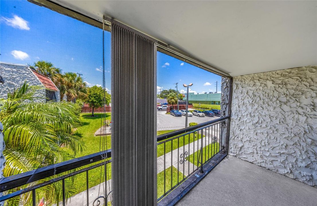 Recently Rented: $1,800 (2 beds, 2 baths, 777 Square Feet)