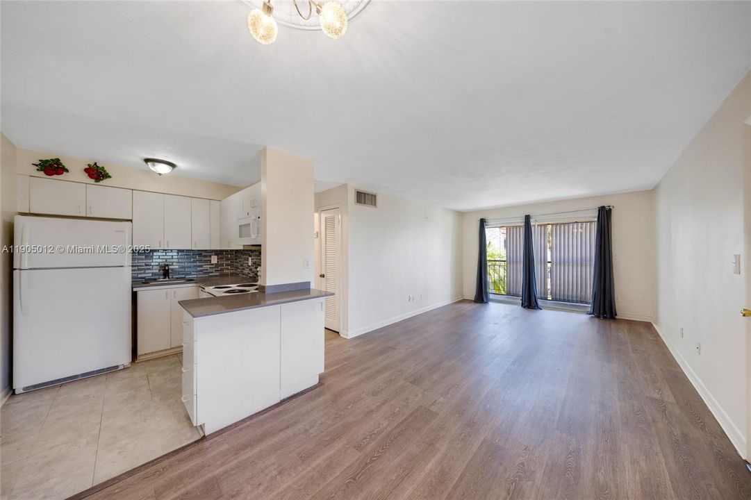 Recently Rented: $1,800 (2 beds, 2 baths, 777 Square Feet)