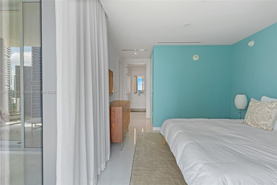 合同活跃: $13,500 (2 贝兹, 3 浴室, 0 平方英尺)