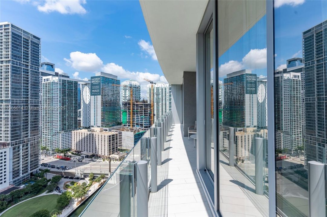 合同活跃: $13,500 (2 贝兹, 3 浴室, 0 平方英尺)