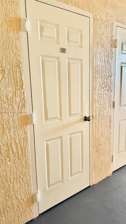 合同活跃: $2,400 (2 贝兹, 2 浴室, 1088 平方英尺)