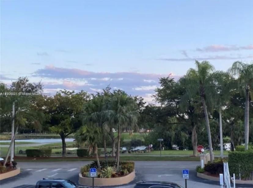 For Sale: $238,750 (1 beds, 1 baths, 750 Square Feet)