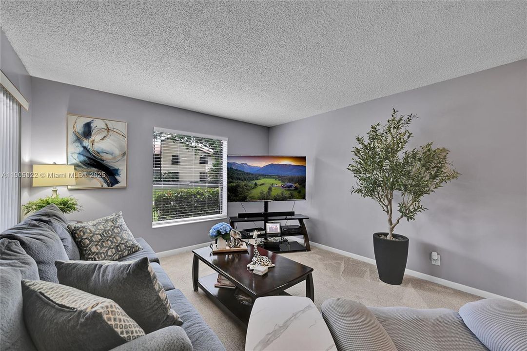 For Sale: $239,900 (2 beds, 2 baths, 982 Square Feet)