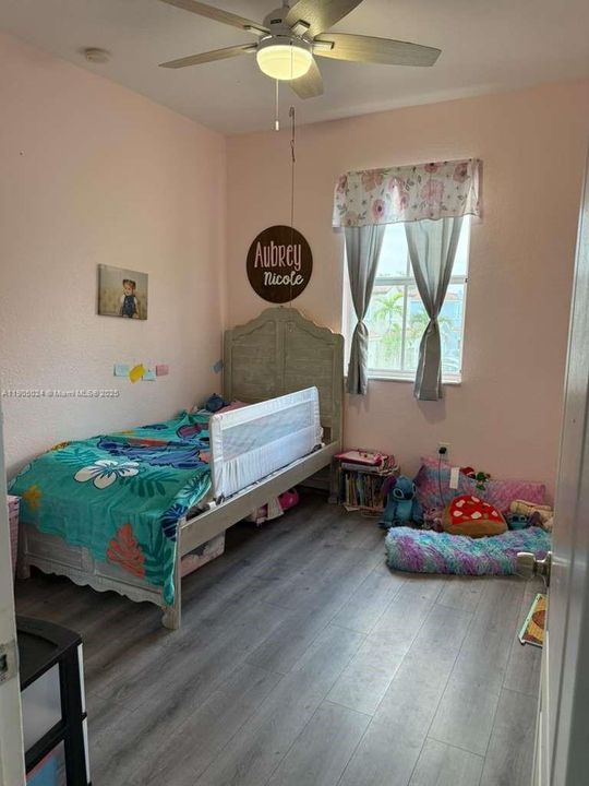 Recently Rented: $2,800 (3 beds, 2 baths, 1652 Square Feet)