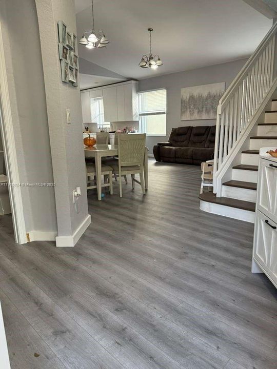 Recently Rented: $2,800 (3 beds, 2 baths, 1652 Square Feet)