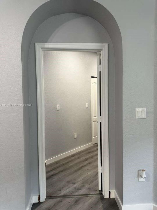 Recently Rented: $2,800 (3 beds, 2 baths, 1652 Square Feet)