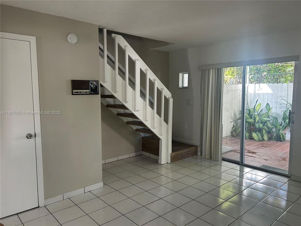 En Renta: $3,100 (2 camas, 2 baños, 1169 Pies cuadrados)