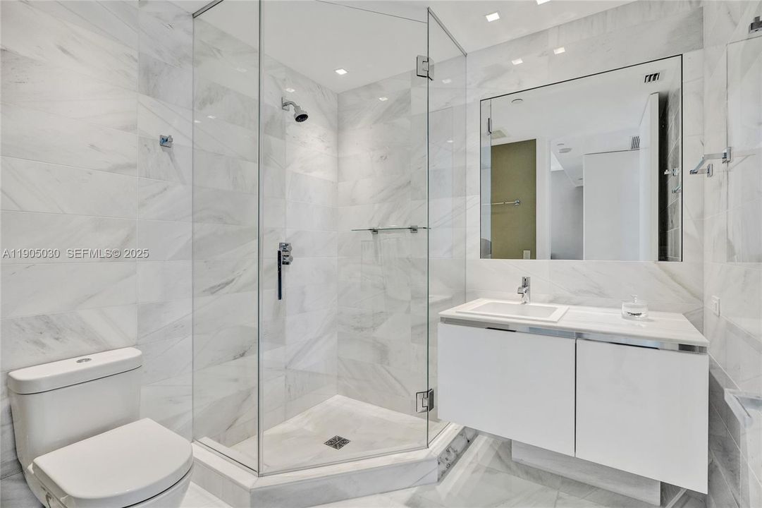 For Sale: $13,900,000 (4 beds, 5 baths, 4992 Square Feet)