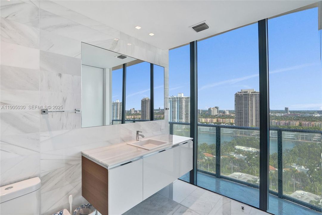 For Sale: $13,900,000 (4 beds, 5 baths, 4992 Square Feet)