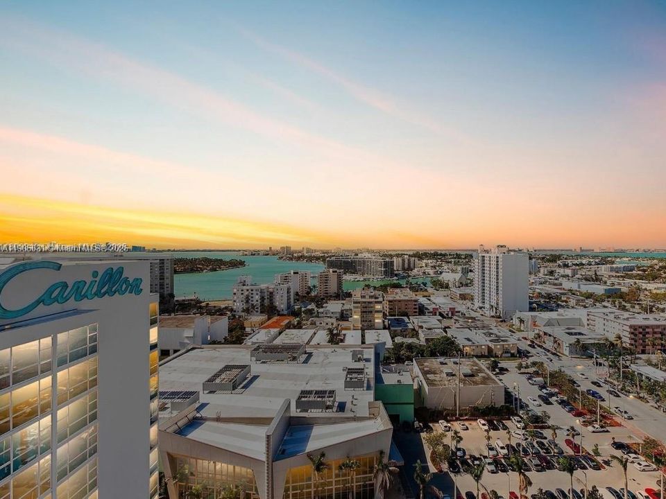 待售: $795,000 (1 贝兹, 1 浴室, 820 平方英尺)